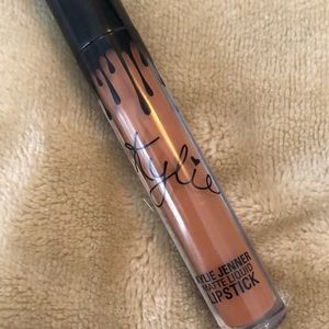 Kylie Matte Liquid Lipstick BROWN SUGAR